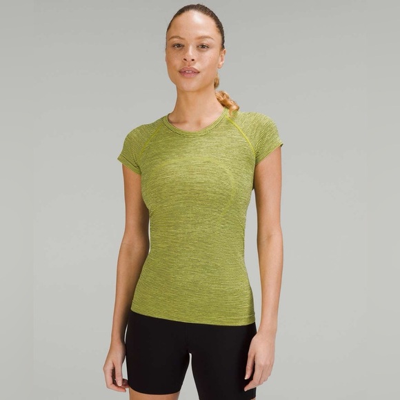 Lululemon Swiftly Tech Short Sleeve Shirt 2.0 We Are From Space Sonic Yellow - Picture 1 of 5